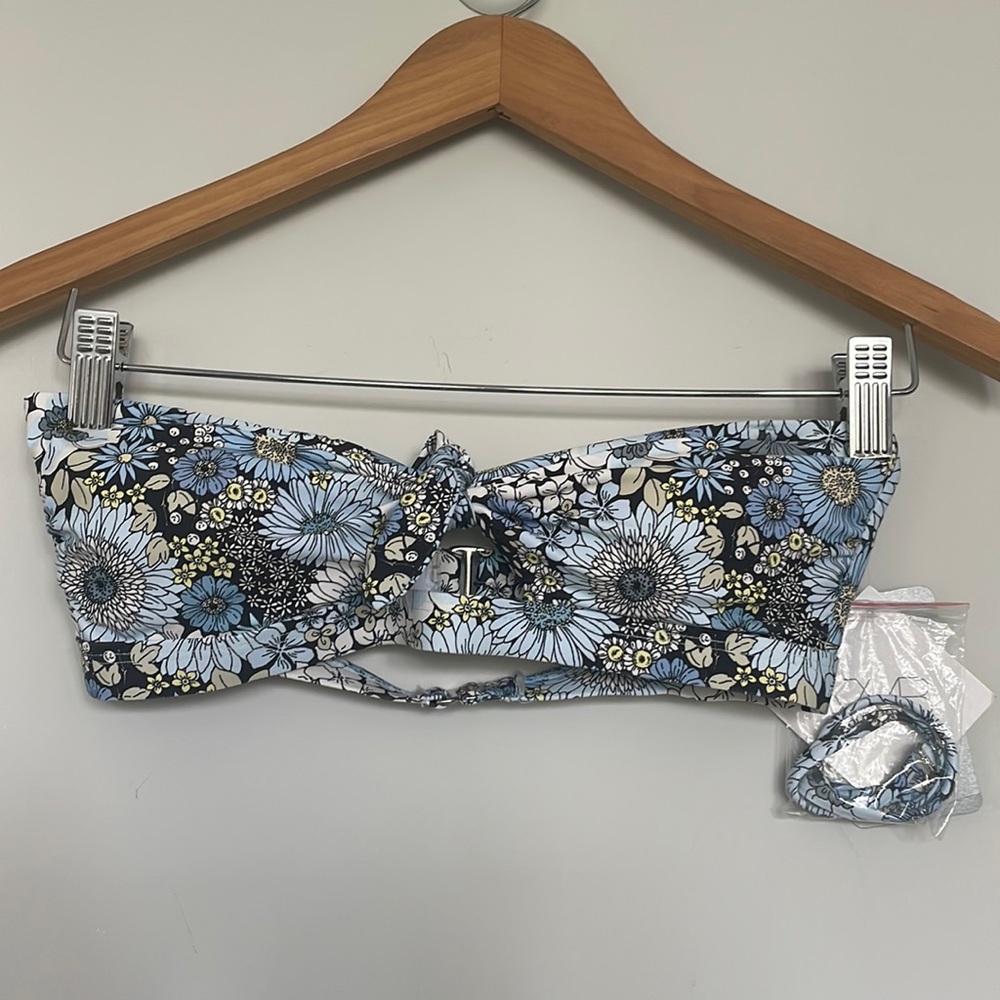VYB Floral Keyhole Printed Bandeau Tie Front Bikini Top Sz S NWT